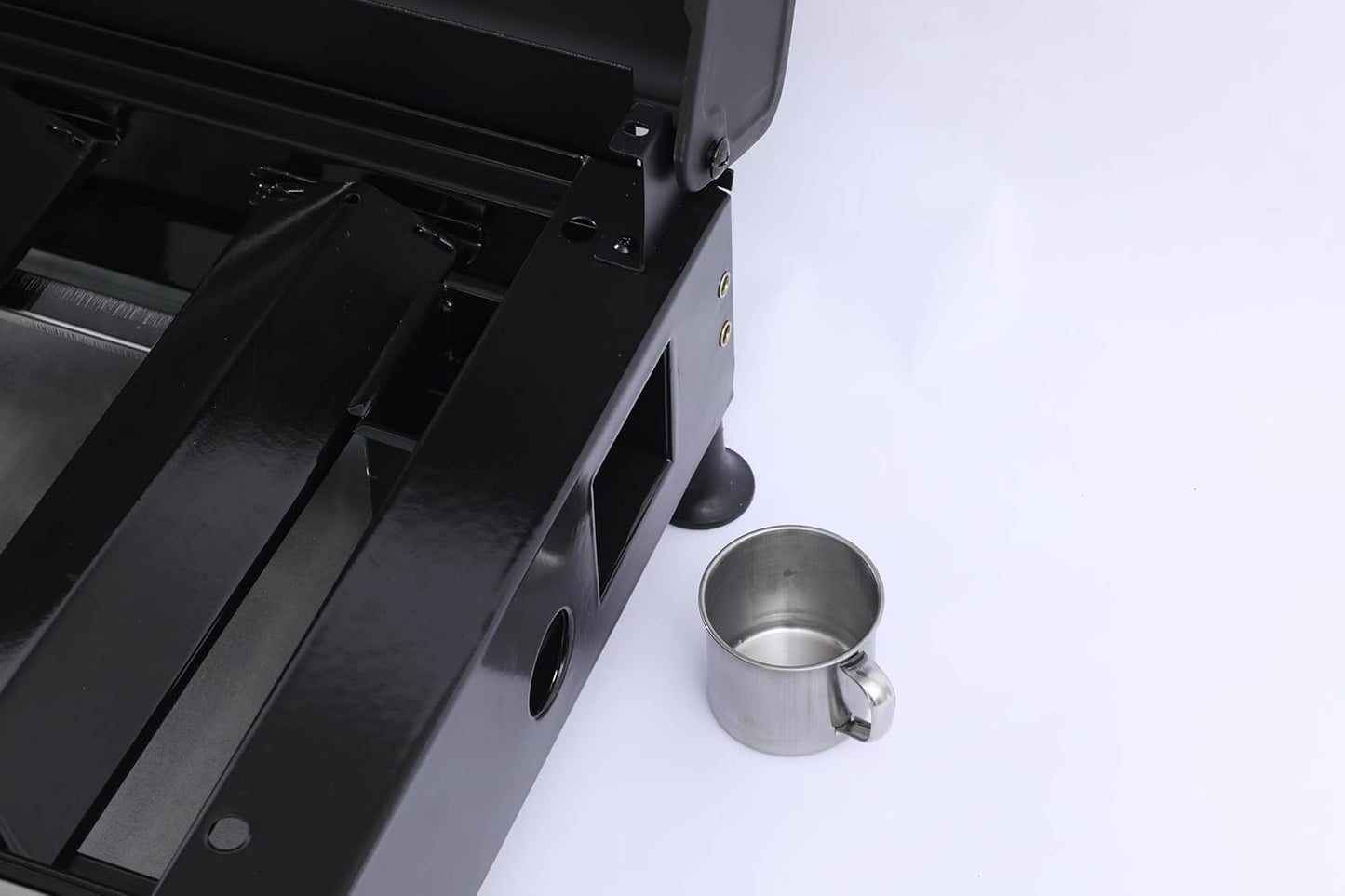 3-Burner Propane Gas BBQ Grill with SS Plancha, 28,650 BTU Output, Wire Enamel Cooking Grids, Heavy-Duty Stainless Steel Grill