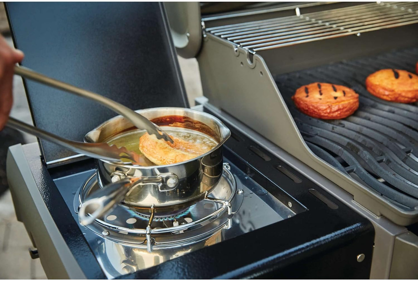 Napoleon Rogue 425 Natural Gas Grill with Range Side Burner, Black, 3 Stainless Steel Main Burners, Durable Heat Control