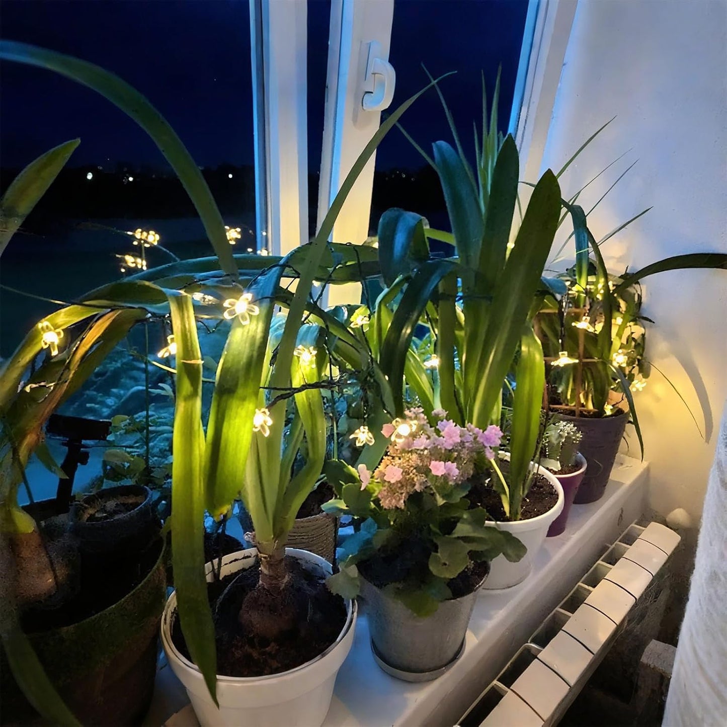 Solar Flower String Lights, 50 LED Outdoor Patio Lights Waterproof, Fairy Lights for Outside Patio Garden Fence Yard Christmas Tree Decor, Warm White