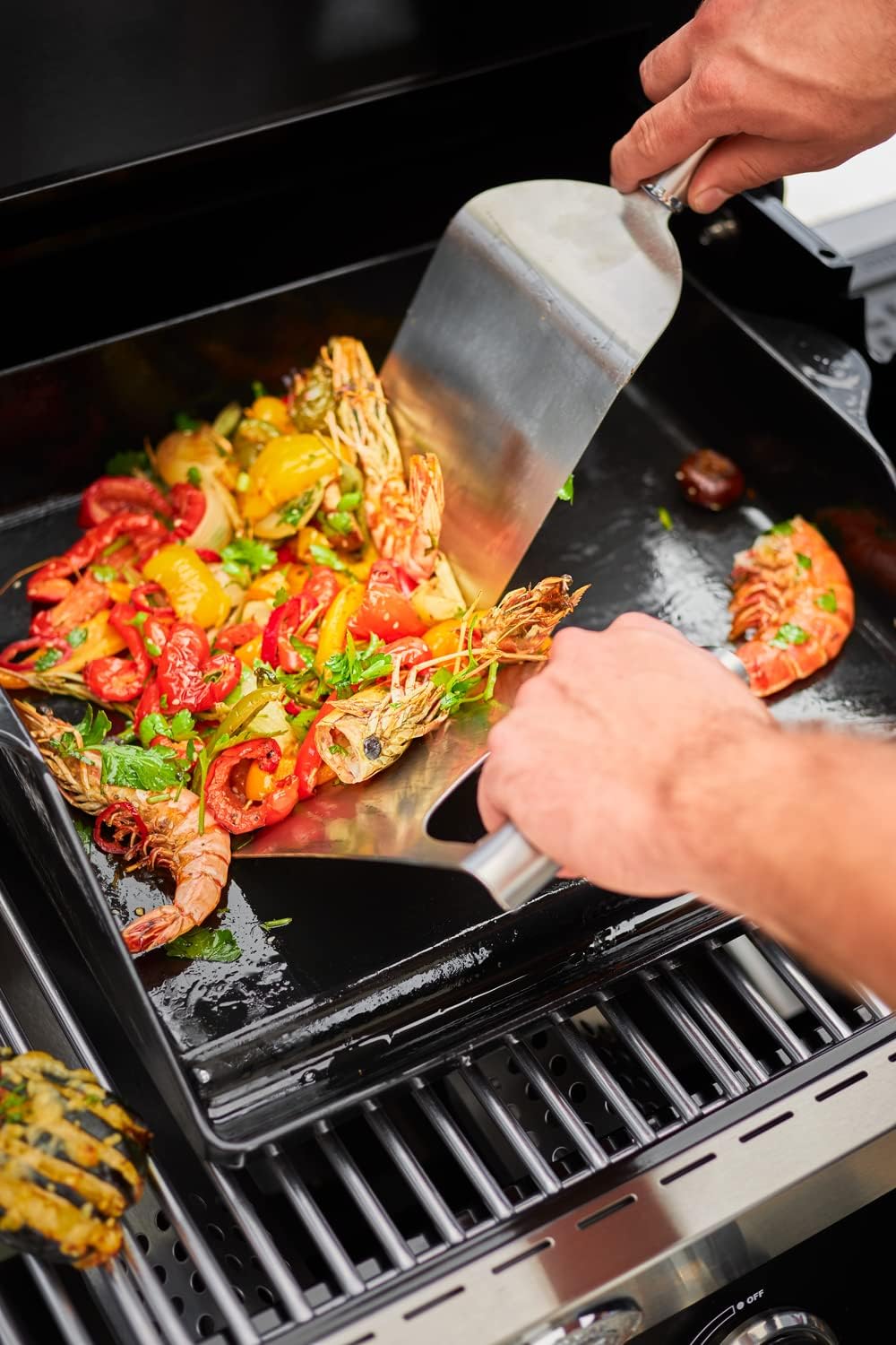 RÖSLE plancha Wide Spatula BBQ Spatula with Rounded Corners for Turning Meat and Vegetables, 18/10 Stainless Steel, Dishwasher Safe