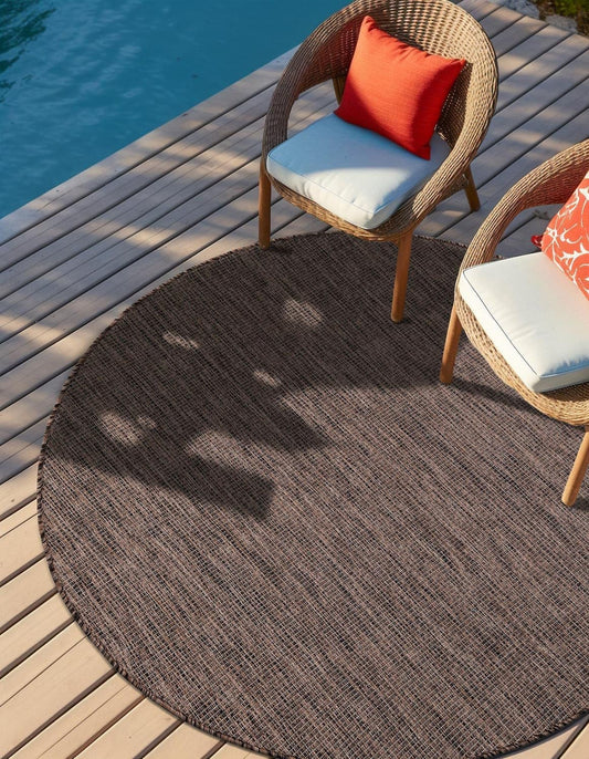 Unique Loom Outdoor Solid Collection Area Rug (7' 10" Round Light Brown/Ivory)