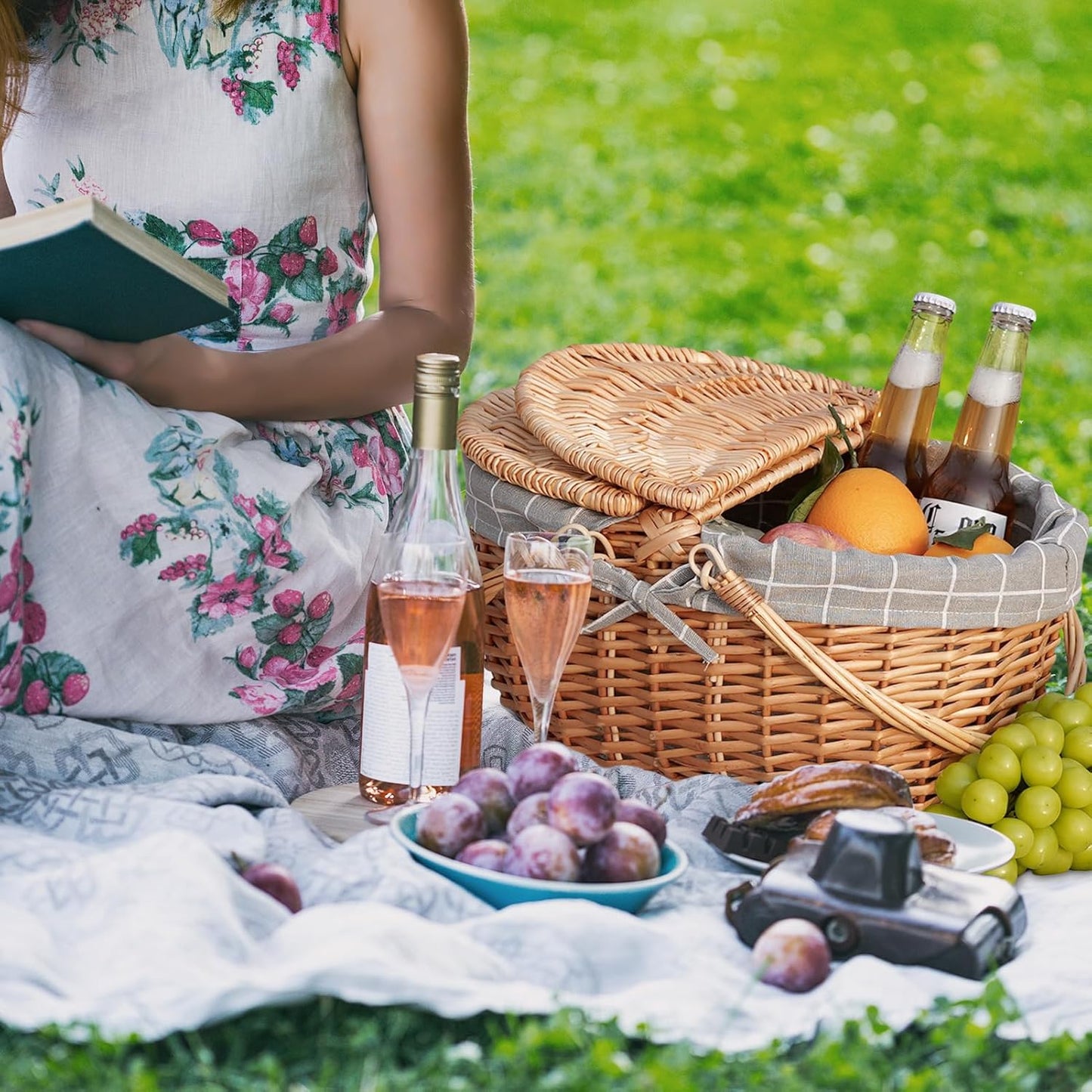 Happypicnic Wicker Picnic Basket with Handle, 15" Large Empty Picnic Basket with Lid & Removable Liner, Vintage Hand Woven Basket for Picnics, Camping, Veg Picking, Mother's Day, Thanksgiving (Check)