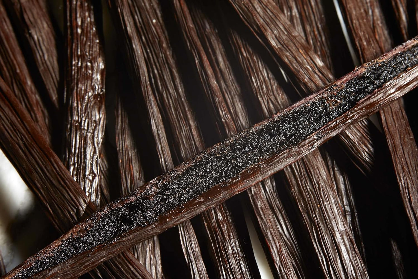 25 Premium Soft Vanilla Beans Grade A/B - Whole Vanilla beans, ideal for extract and every day use, 5-7" inches