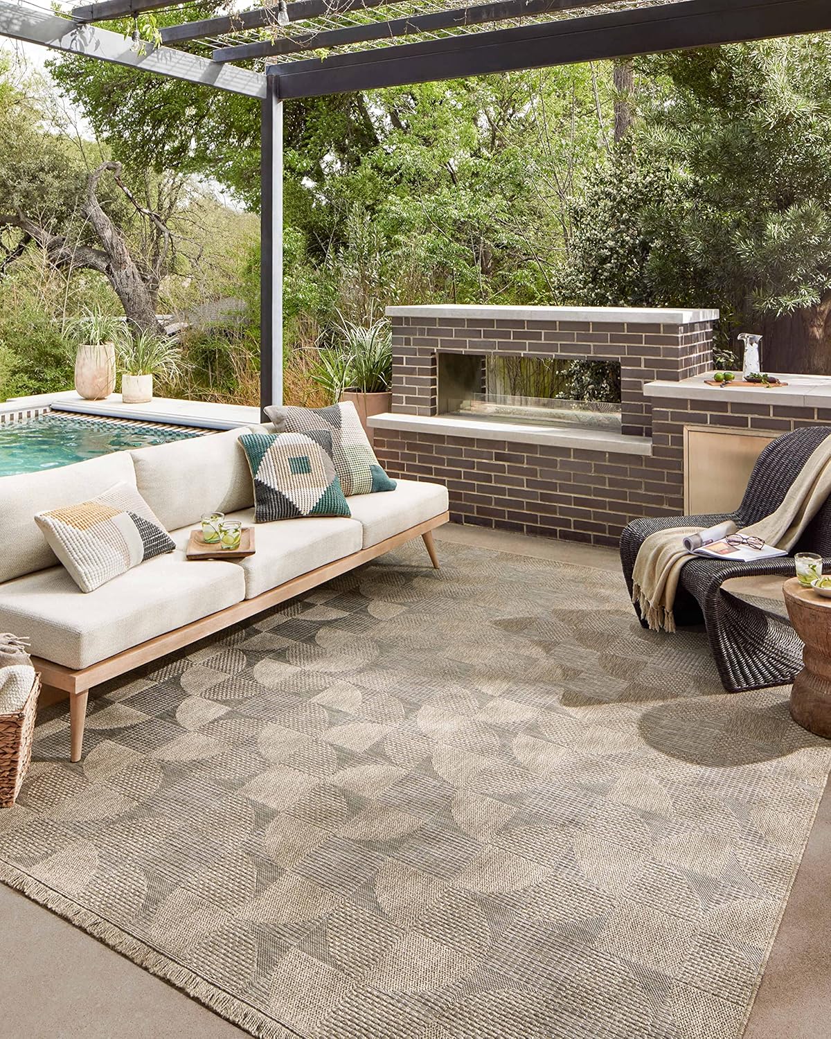 Loloi Dawn Collection Indoor/Outdoor DAW-08 Beige 2'-3" x 3'-9" Accent Rug