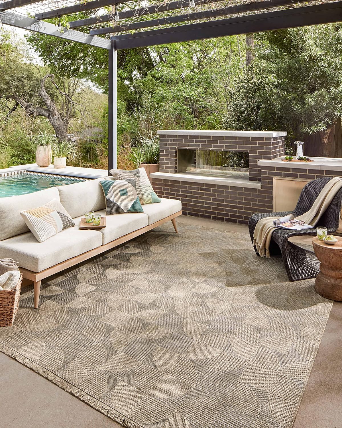 Loloi Dawn Collection Indoor/Outdoor DAW-08 Beige 3'-9" x 5'-9" Accent Rug